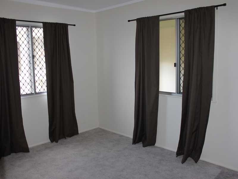 33 Raceview Street, Eastern Heights QLD 4305