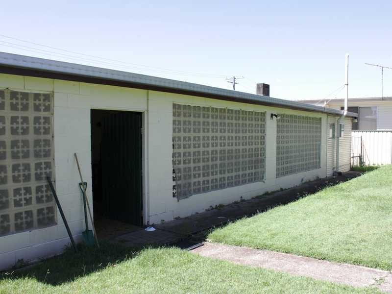 33 Raceview Street, Eastern Heights QLD 4305