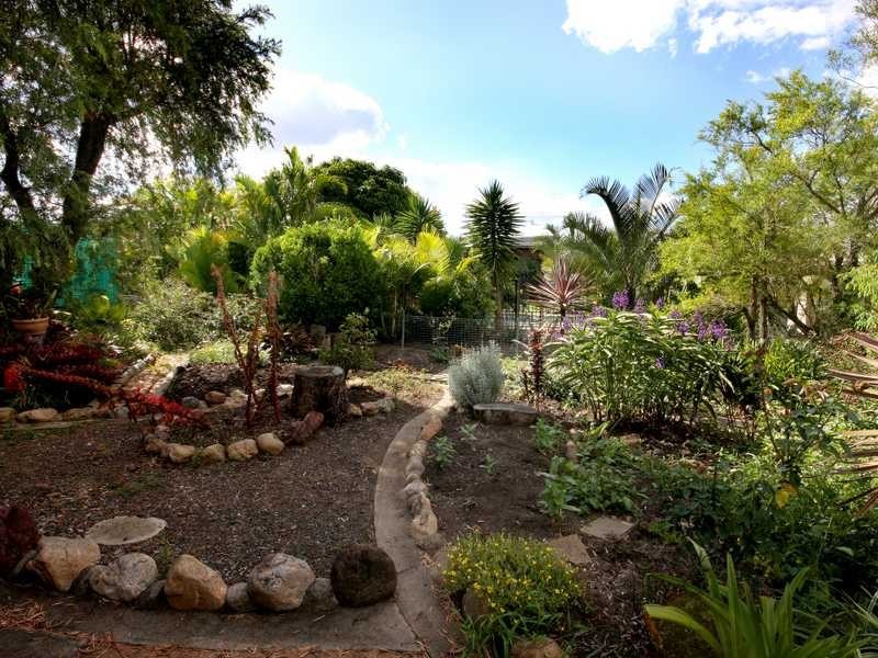 13 Greenham Street, Raceview QLD 4305