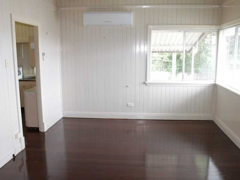 14 Crown Street, Silkstone QLD 4304