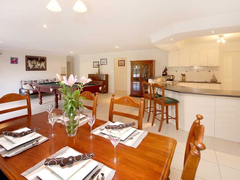 11 Hilldean Drive, Raceview QLD 4305