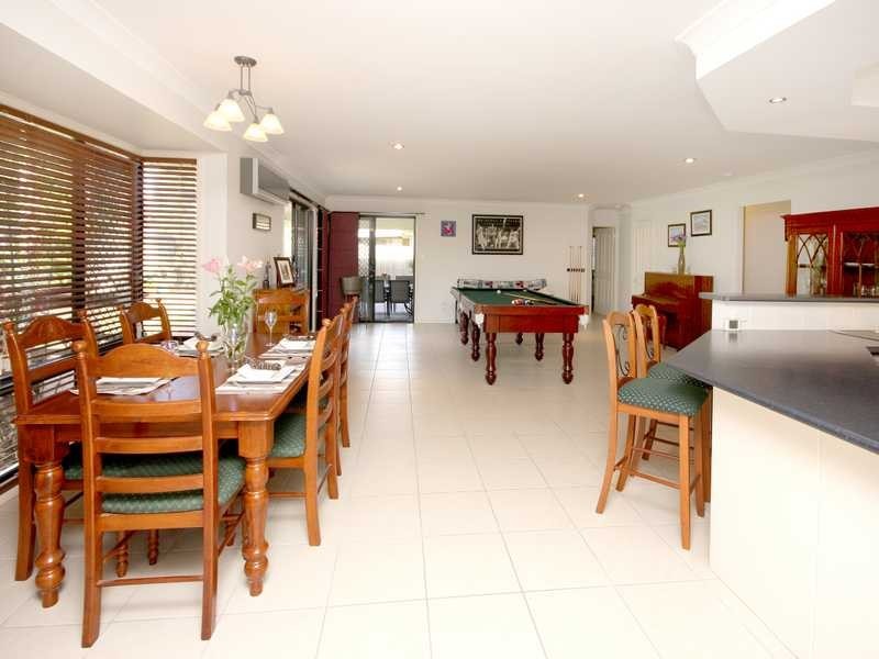 11 Hilldean Drive, Raceview QLD 4305