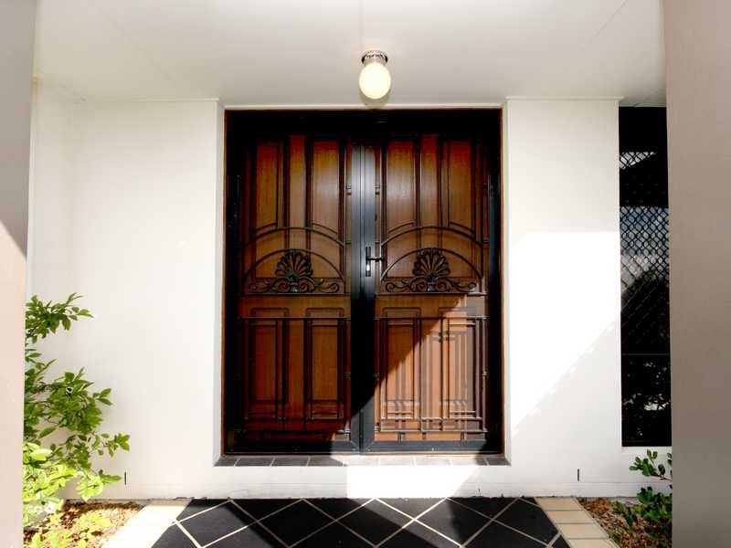 11 Hilldean Drive, Raceview QLD 4305