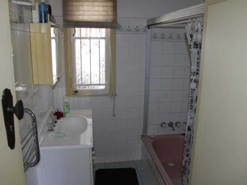 5 Barry Street, East Ipswich QLD 4305