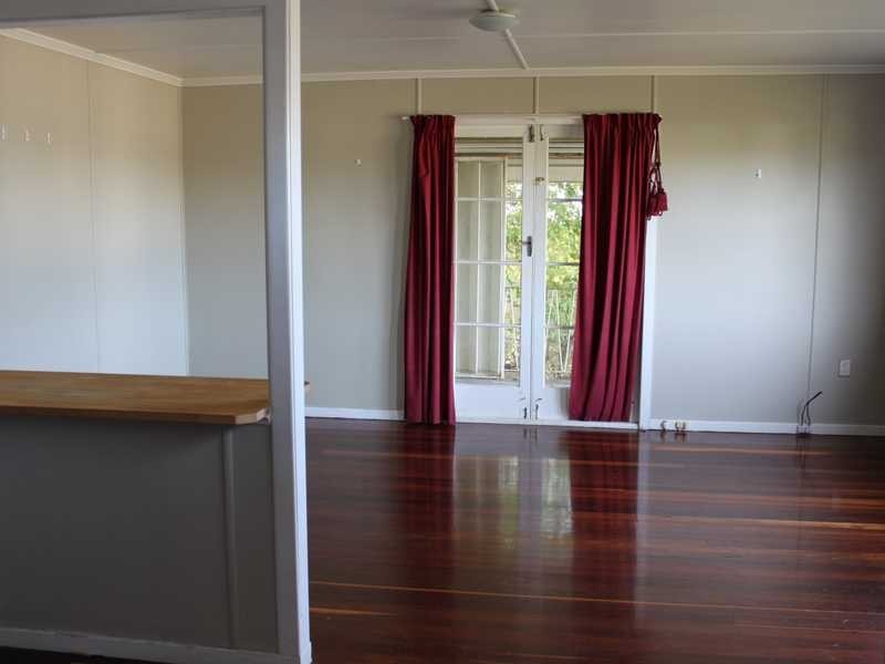 12 Edwards Street, Eastern Heights QLD 4305