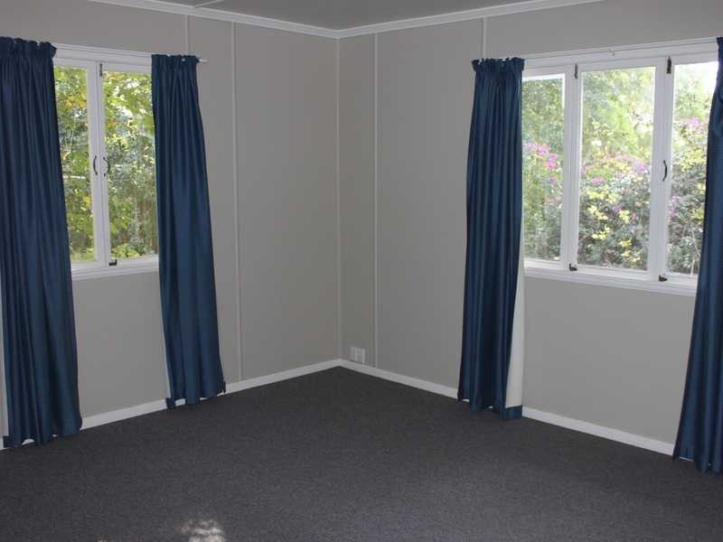 12 Edwards Street, Eastern Heights QLD 4305
