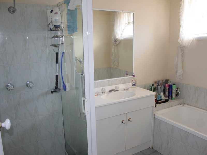 373 South Station Road, Raceview QLD 4305