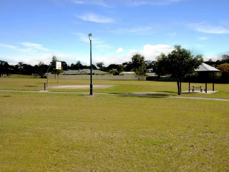 355 South Station Road, Raceview QLD 4305