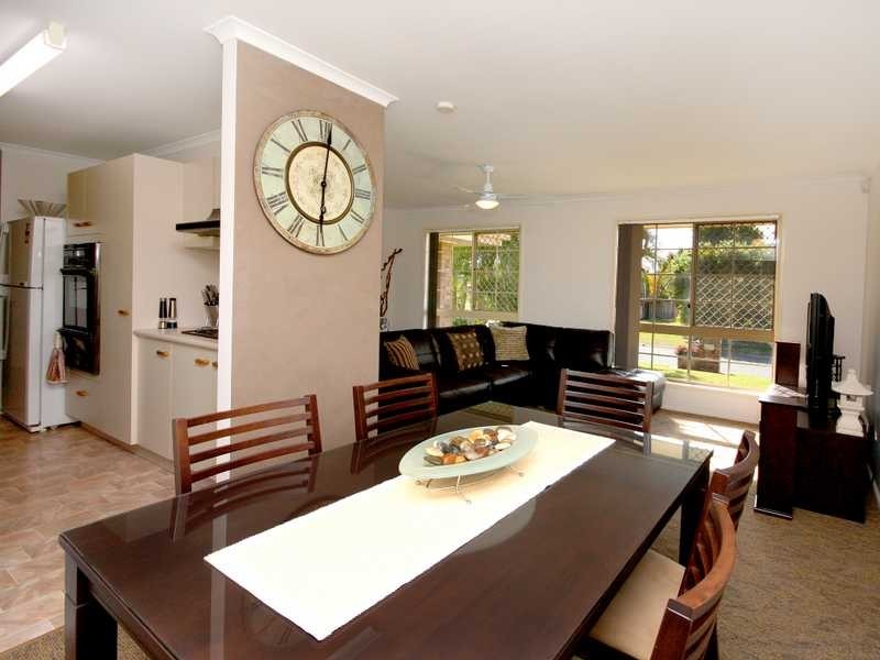 3 Resolution Parade, Flinders View QLD 4305