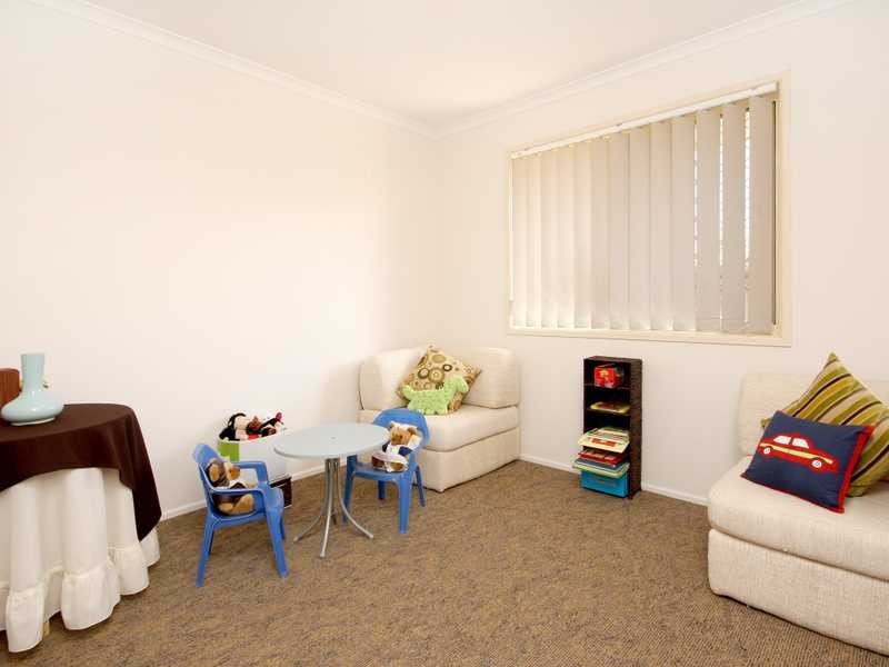 3 Resolution Parade, Flinders View QLD 4305