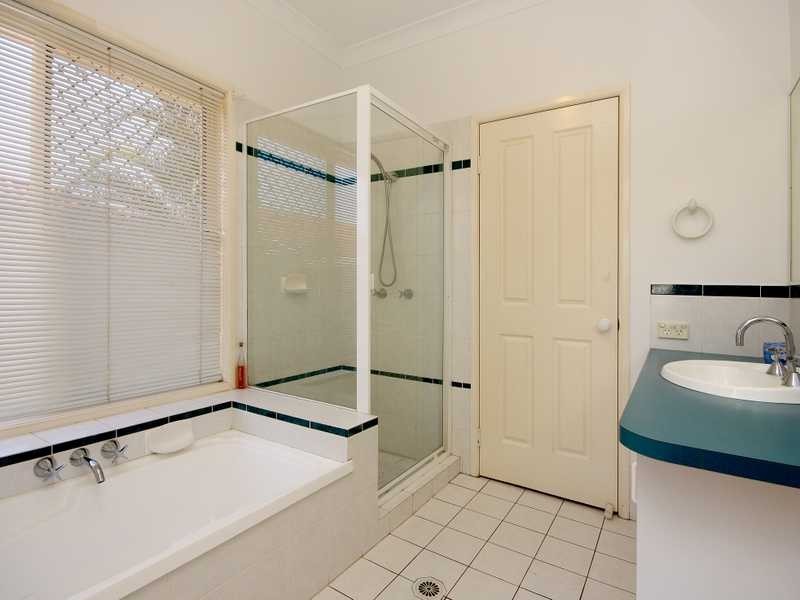 34 Cowley Drive, Flinders View QLD 4305