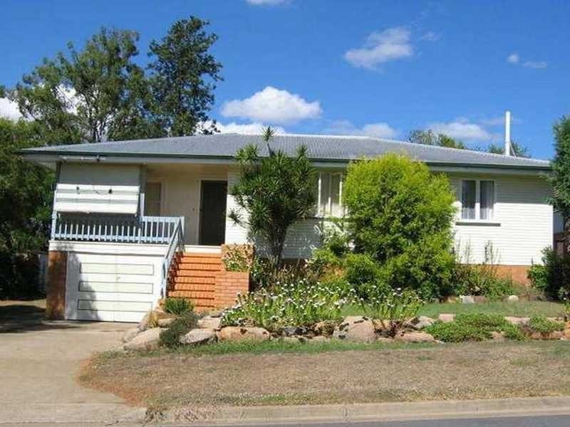 27 Robertson Road, Eastern Heights QLD 4305