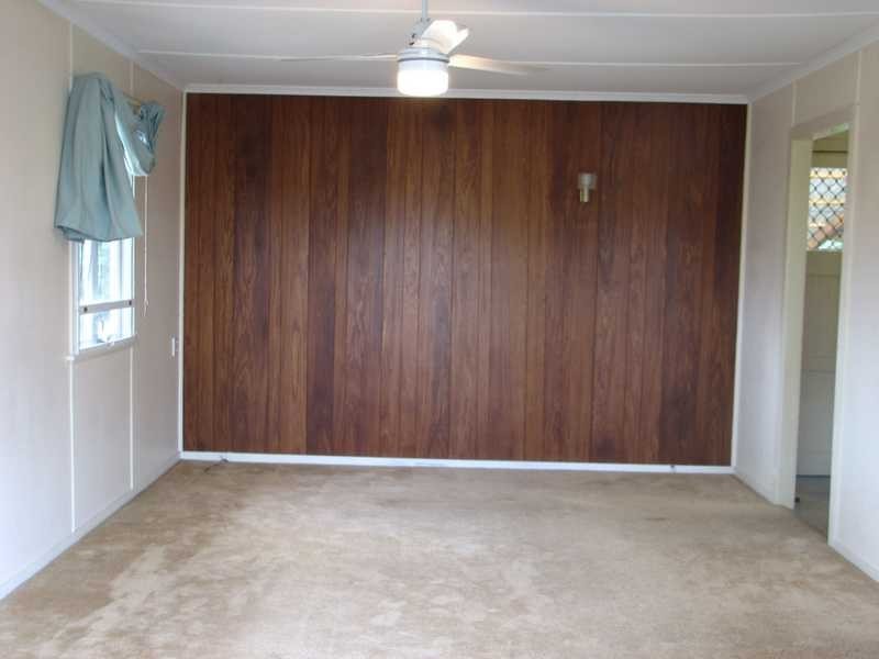 27 Robertson Road, Eastern Heights QLD 4305