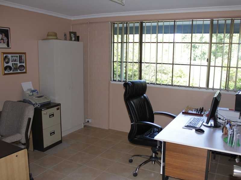 32 Reif Street, Flinders View QLD 4305