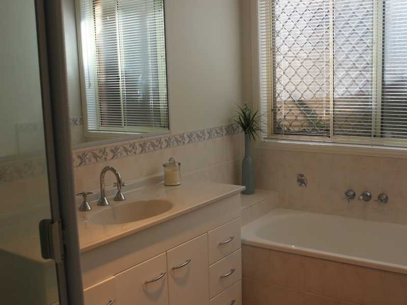 34 Jacana Crescent, Flinders View QLD 4305