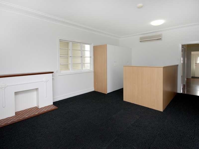 84 Brisbane Road, East Ipswich QLD 4305