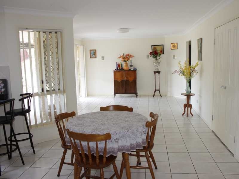 10 Chestnut Drive, Flinders View QLD 4305