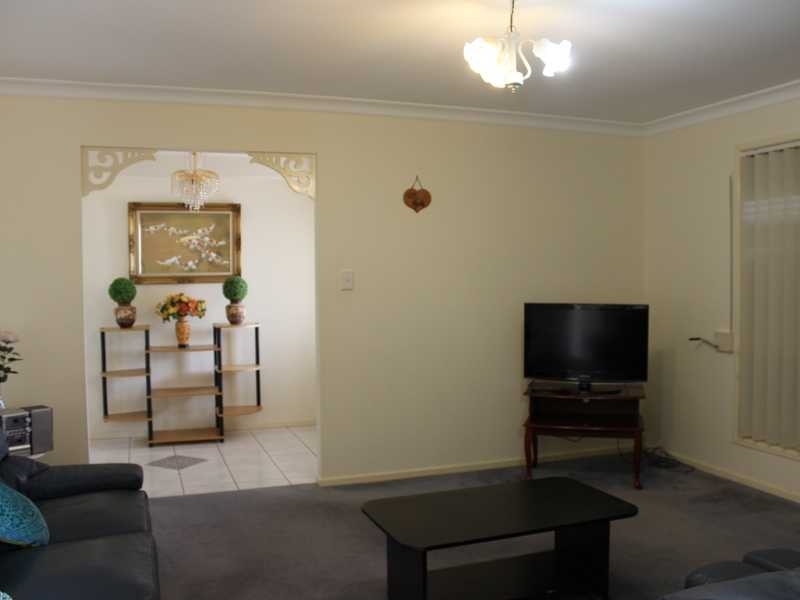 10 Chestnut Drive, Flinders View QLD 4305