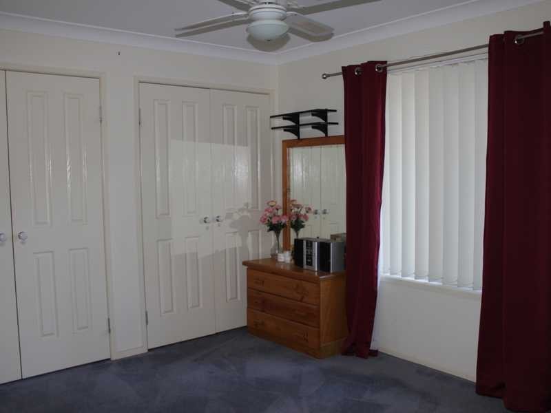 10 Chestnut Drive, Flinders View QLD 4305