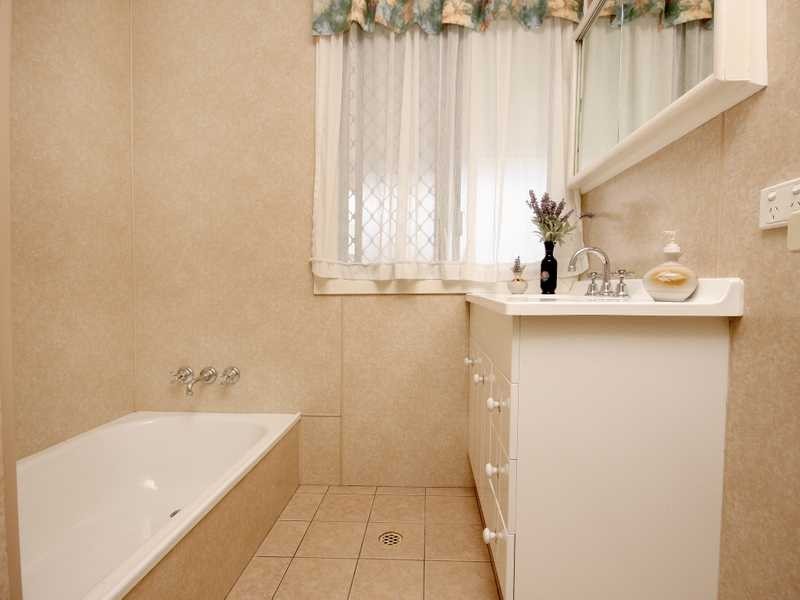 151 Whitehill Road, Eastern Heights QLD 4305