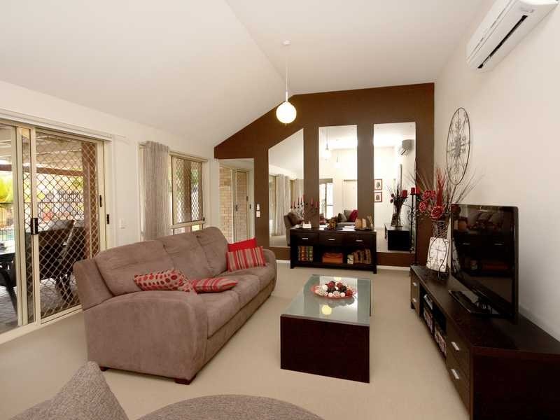 1 Oregon Close, Yamanto QLD 4305
