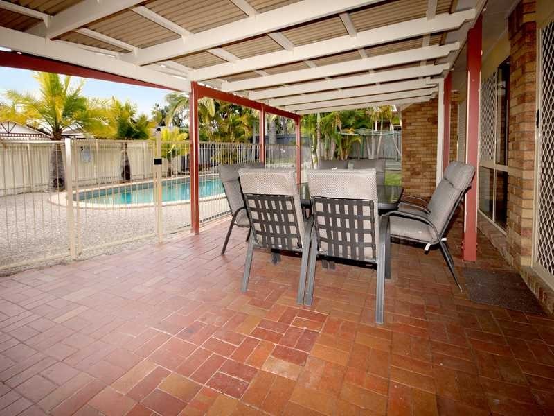 1 Oregon Close, Yamanto QLD 4305
