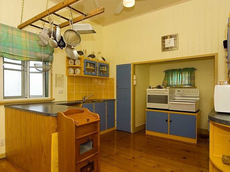 2 Thomas Street, Sadliers Crossing QLD 4305