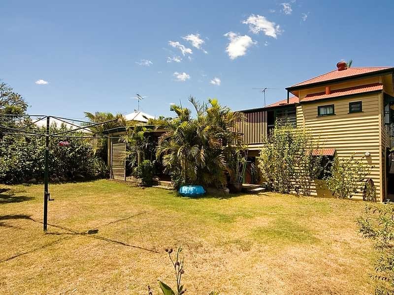 2 Thomas Street, Sadliers Crossing QLD 4305