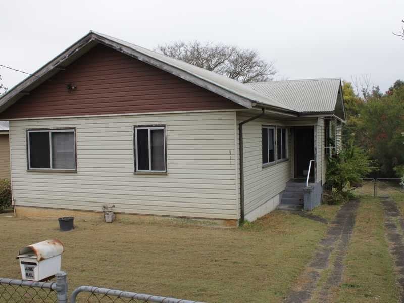 33 Samford Road, Leichhardt QLD 4305