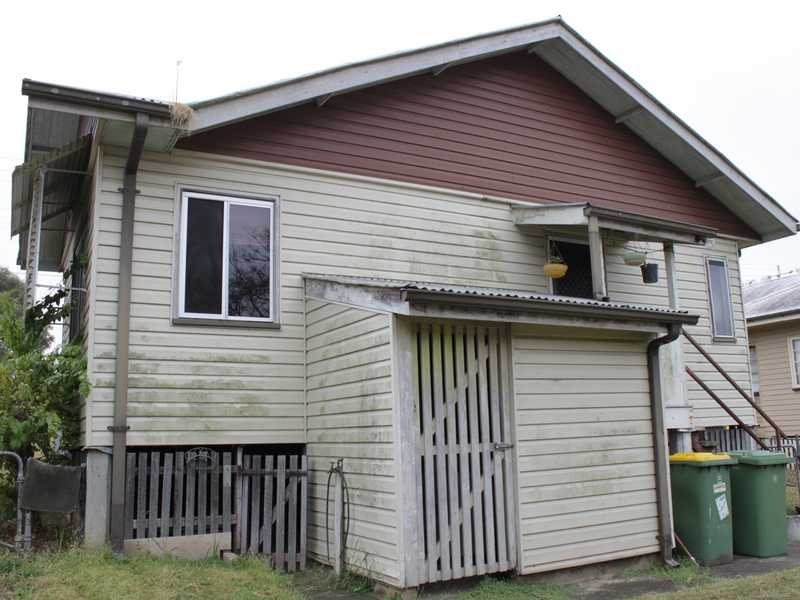 33 Samford Road, Leichhardt QLD 4305