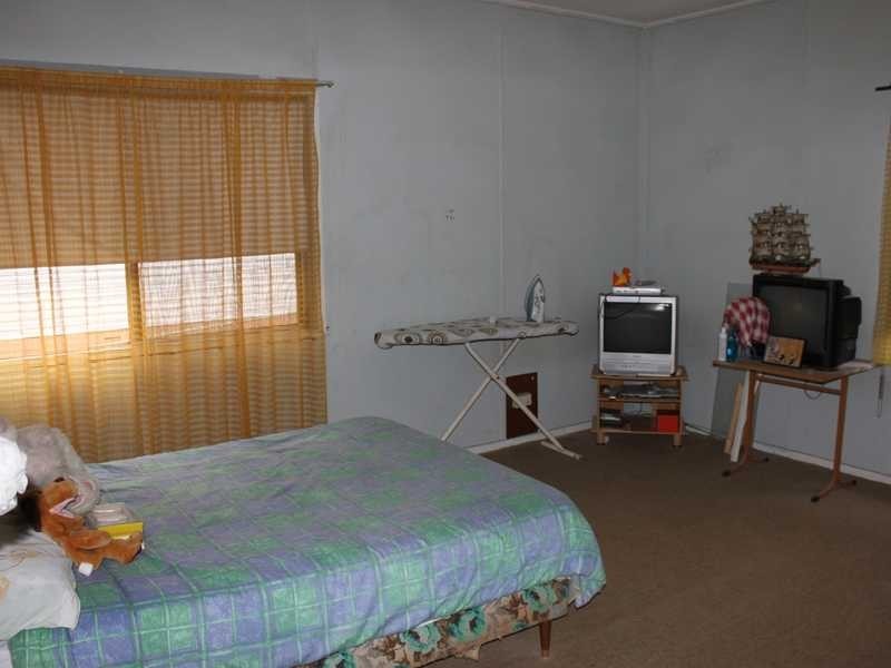 33 Samford Road, Leichhardt QLD 4305