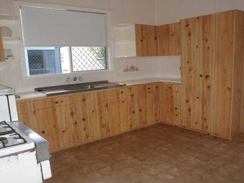 6 Huish Street, Eastern Heights QLD 4305