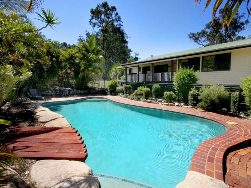 10 Pringle Place, Pine Mountain QLD 4306