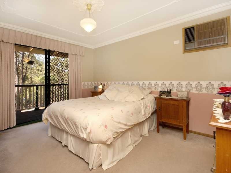 10 Pringle Place, Pine Mountain QLD 4306