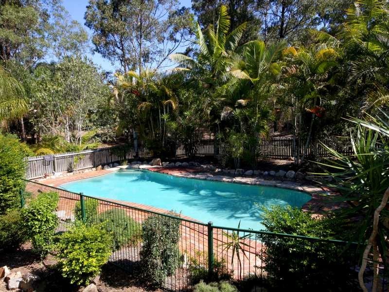 10 Pringle Place, Pine Mountain QLD 4306