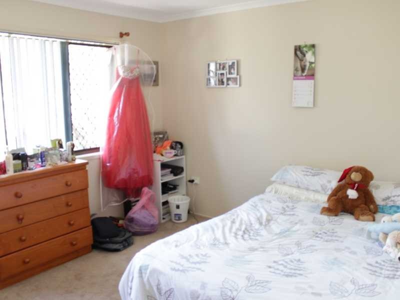 11 Poincianna Court, Walloon QLD 4306