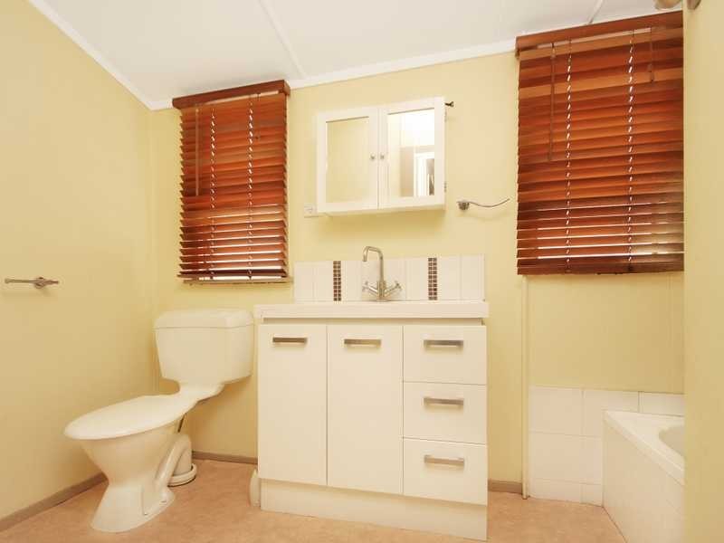 9 Alexandra Street, Booval QLD 4304