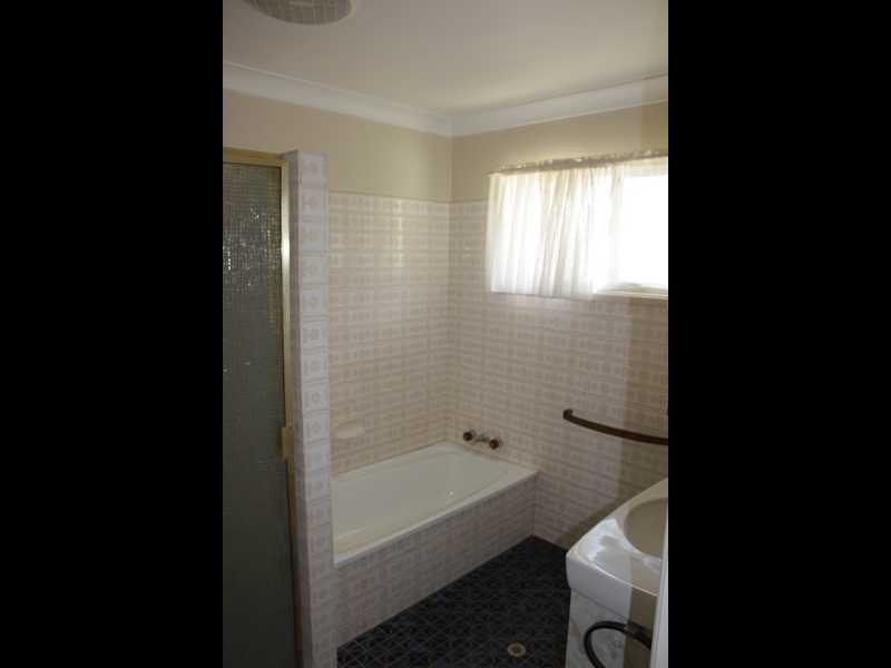 61 Edwards Street, Flinders View QLD 4305