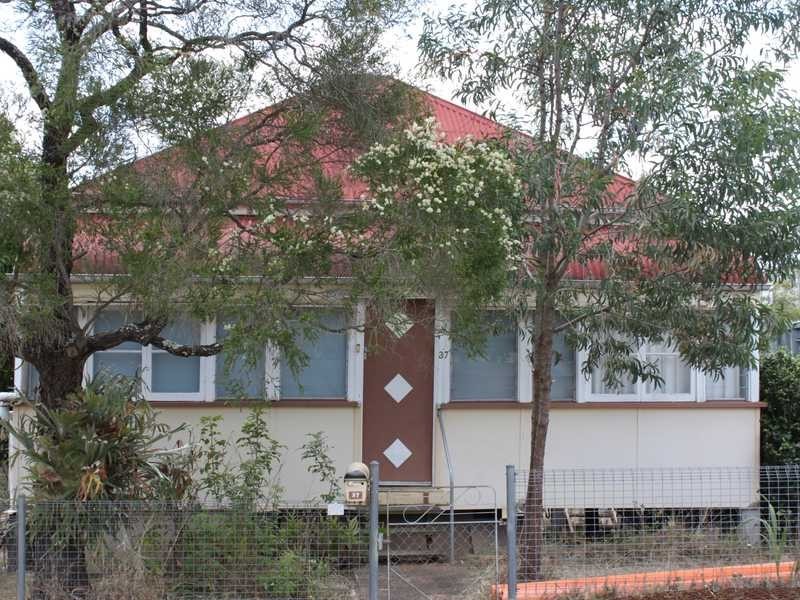 37 Rowland Tce, Coalfalls QLD 4305