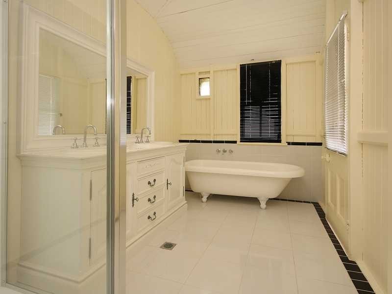 5 Torch Street, East Ipswich QLD 4305