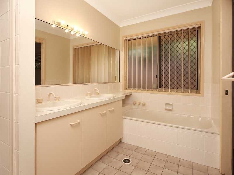 3 Leysdown Court, Yamanto QLD 4305