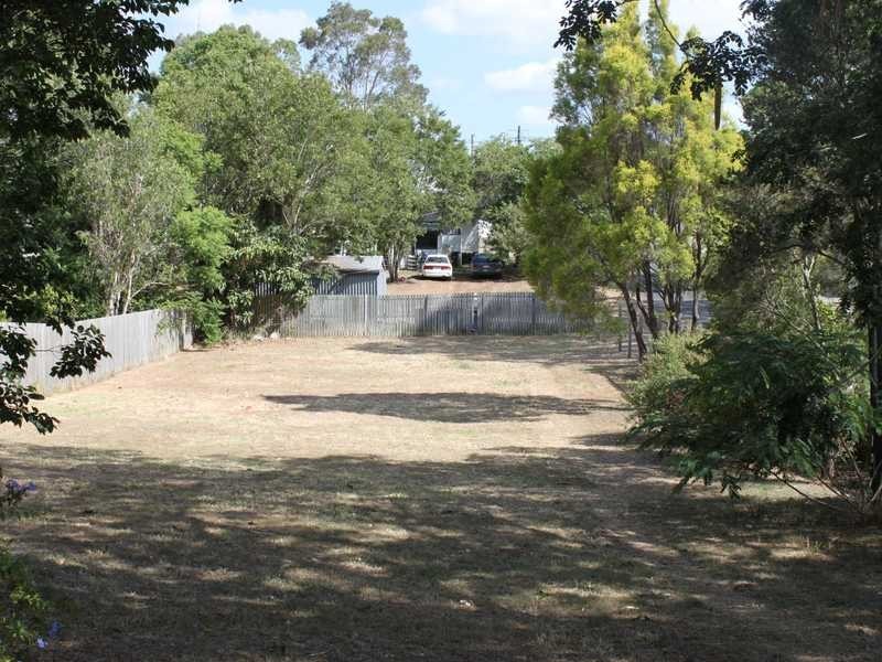 12 McNamara Street, Leichhardt QLD 4305