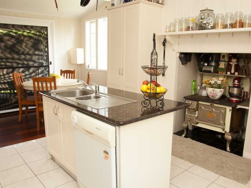 12 Darling Street, Ipswich QLD 4305
