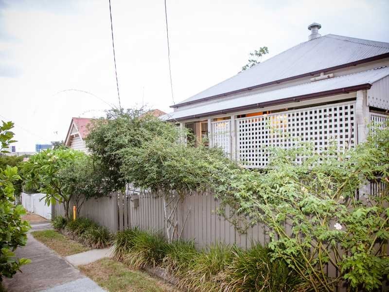 12 Darling Street, Ipswich QLD 4305