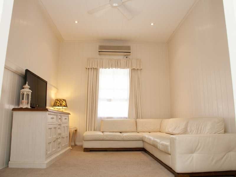 12 Darling Street, Ipswich QLD 4305