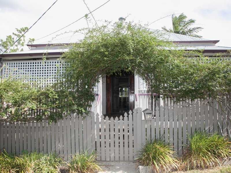 12 Darling Street, Ipswich QLD 4305