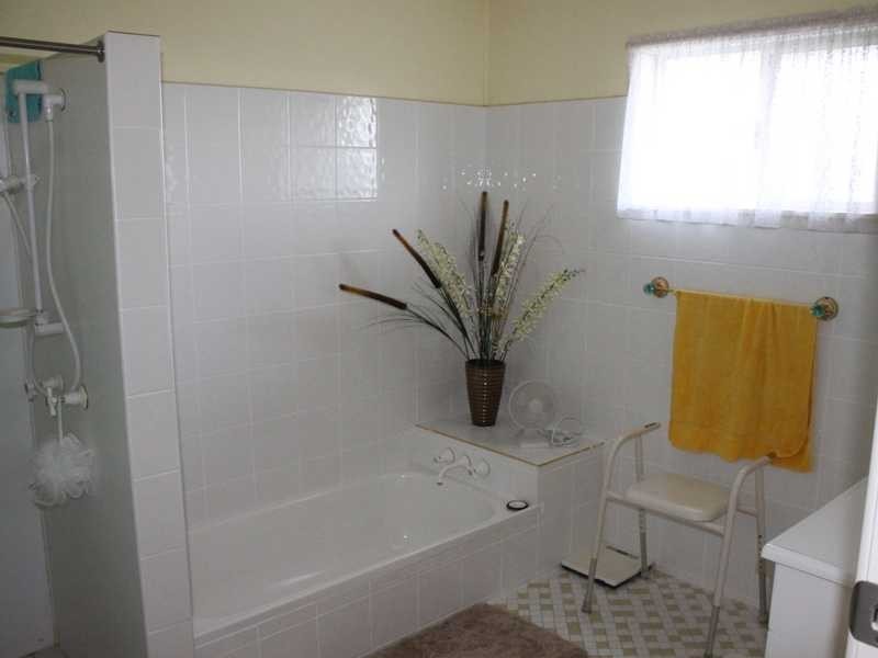 17 Warrawong Street, Eastern Heights QLD 4305