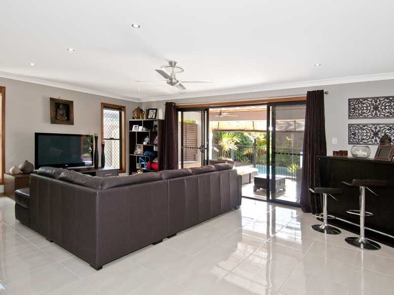 14 Long Island Drive, Windaroo QLD 4207