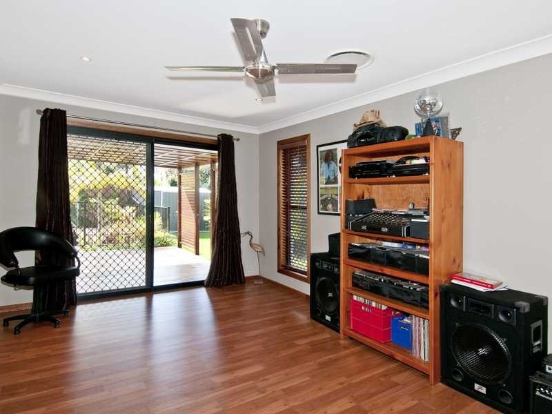 14 Long Island Drive, Windaroo QLD 4207