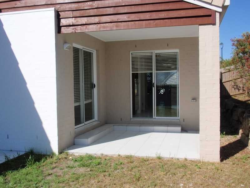 Unit 2/66 Castille Crescent, Edens Landing QLD 4207